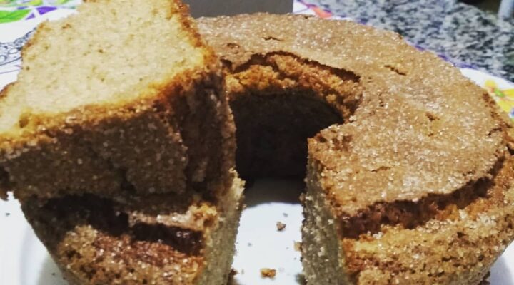 Bolo de banana com canela