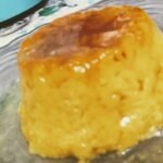 Pudim de caneca de microondas s leite condensado.