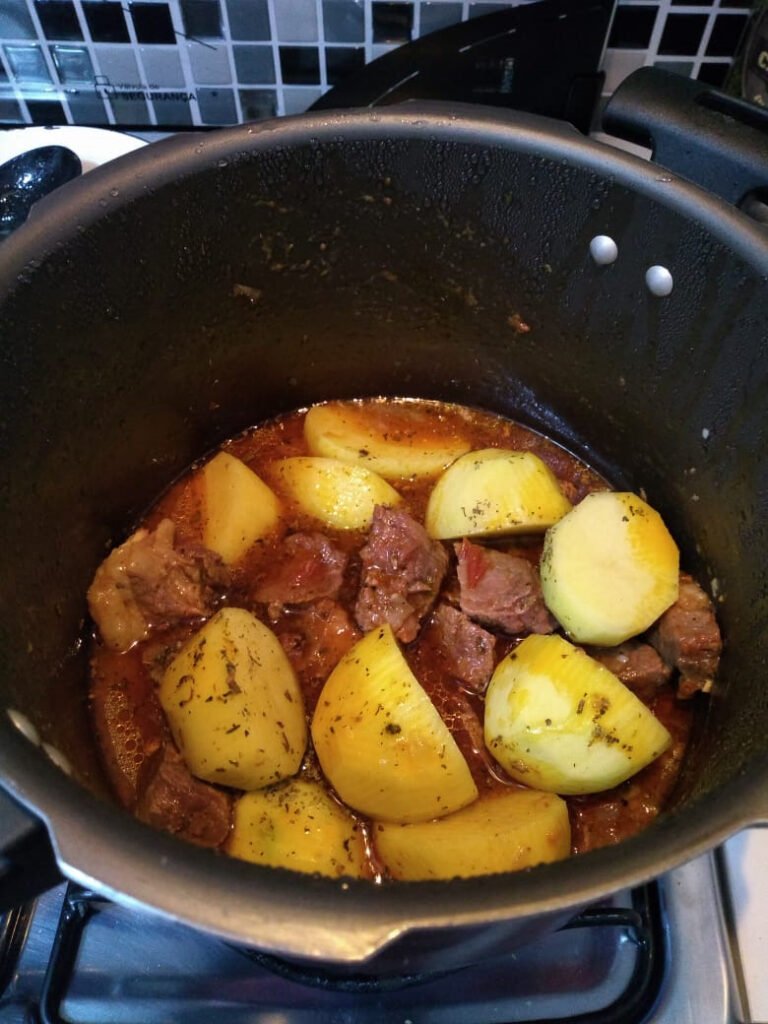 Carne de Panela com Batata 5 Carne de Panela com Batata