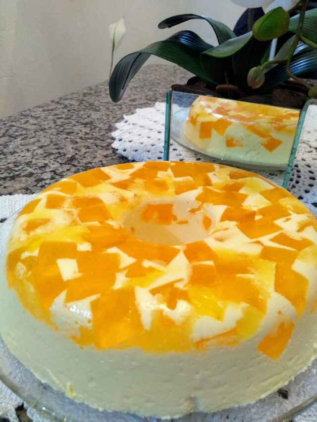 cropped Gelatina com creme de leite