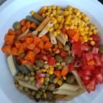 Salada de macarrao colorida 2