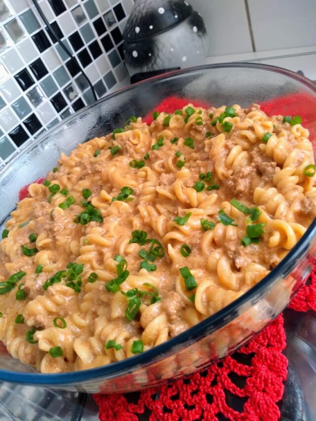 cropped Macarrao de Panela de Pressao