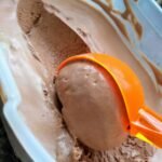 Sorvete de chocolate cremoso com apenas 3 ingredientes 6