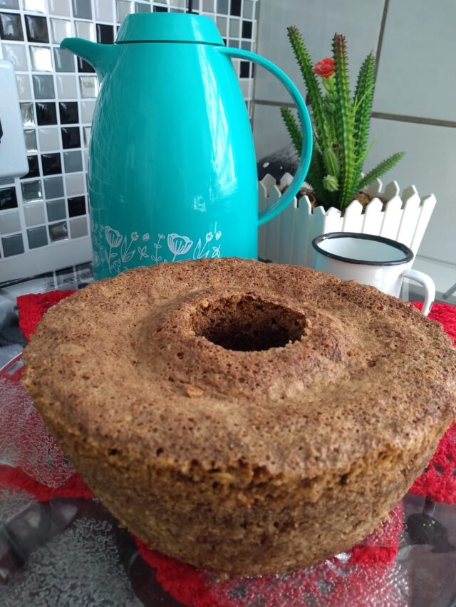 cropped Bolo de banana integral