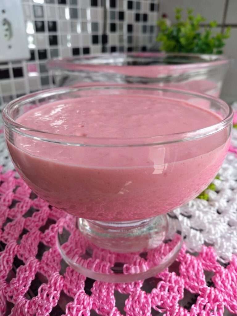 Mousse de Morango com Iogurte Natural 5 Mousse de Morango com Iogurte Natural