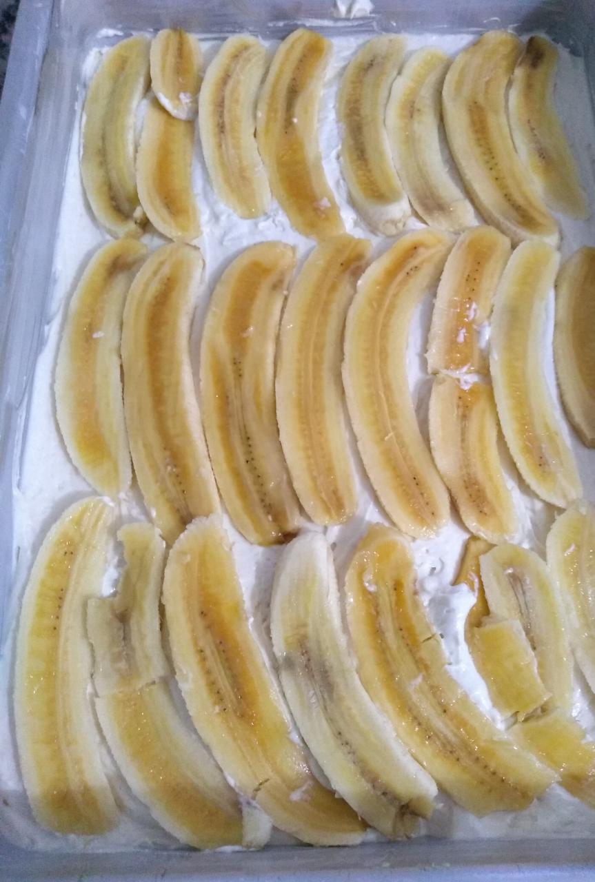 → BOLO DE BANANA FÁCIL (SAI RECHEADO DO FORNO)