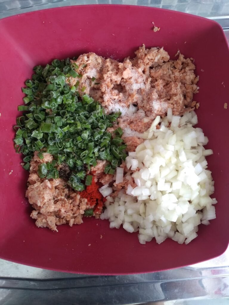 Almôndegas com batatas no forno