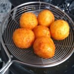 Bolinha de Queijo de 3 ingredientes 4