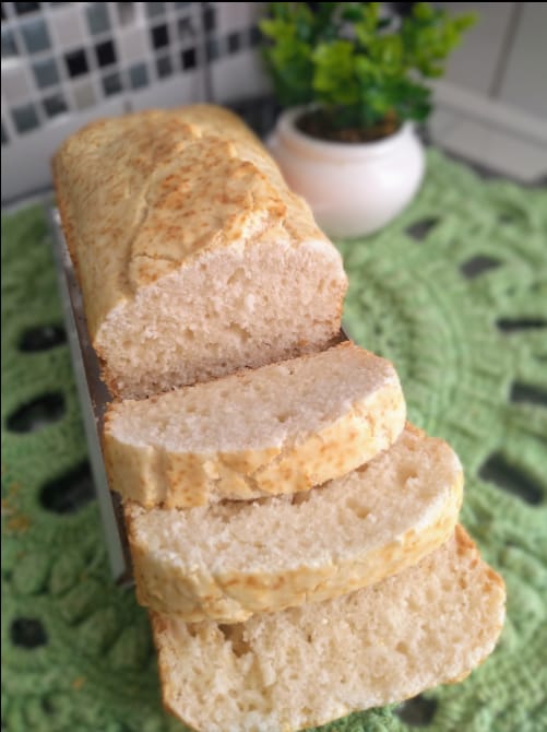 pão sem gluten com poucos ingredientes, textura incrível, delicioso!