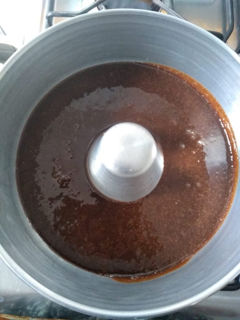 Sorvetão de Leite Ninho Cremoso com Cobertura de Chocolate 5 Sorvetão de Leite Ninho Cremoso com Cobertura de Chocolate