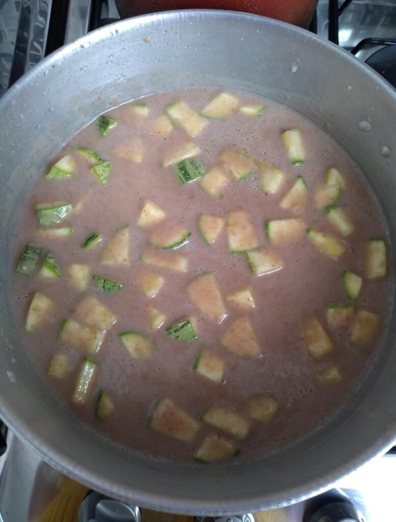 Sopa de feijão com macarrão