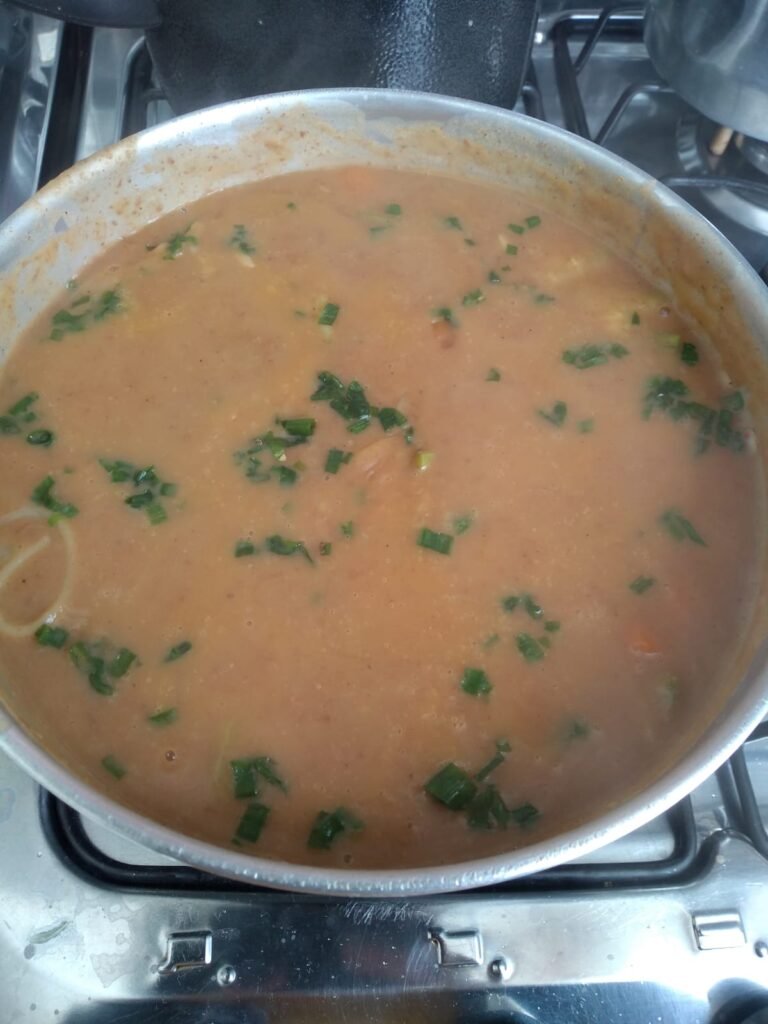 Sopa de feijão com macarrão