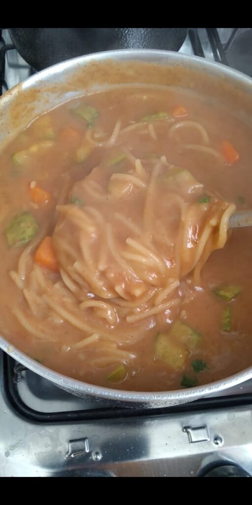 Sopa de feijão com macarrão
