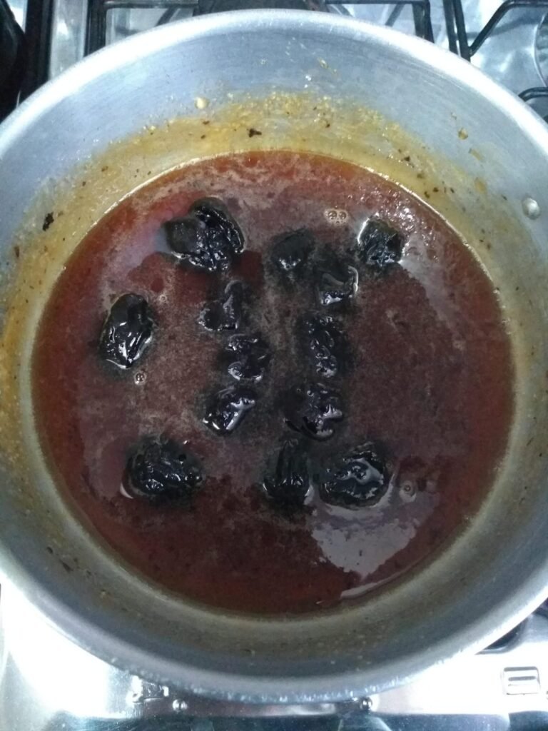 Manjar de Coco de Travessa: Cremoso, Sem Desenformar, com Calda de Ameixa 6 Manjar de Coco de Travessa