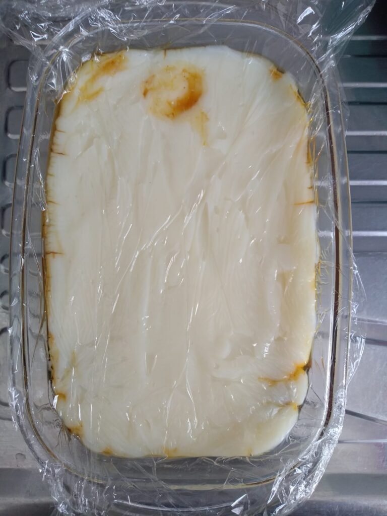 Manjar de Coco de Travessa: Cremoso, Sem Desenformar, com Calda de Ameixa 7 Manjar de Coco de Travessa