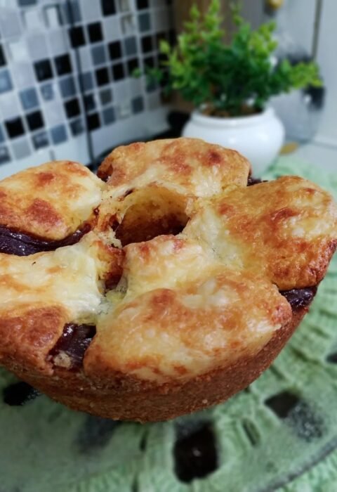 Bolo de Flocão com Queijo e Goiabada (Romeu e Julieta)