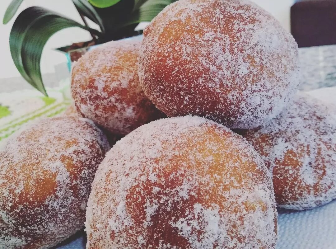 Sonho de Goiabada: Massa Fofinha, Frito na Hora e Bem Recheado 1 Sonho de Goiabada: Massa Fofinha, Frito na Hora e Bem Recheado